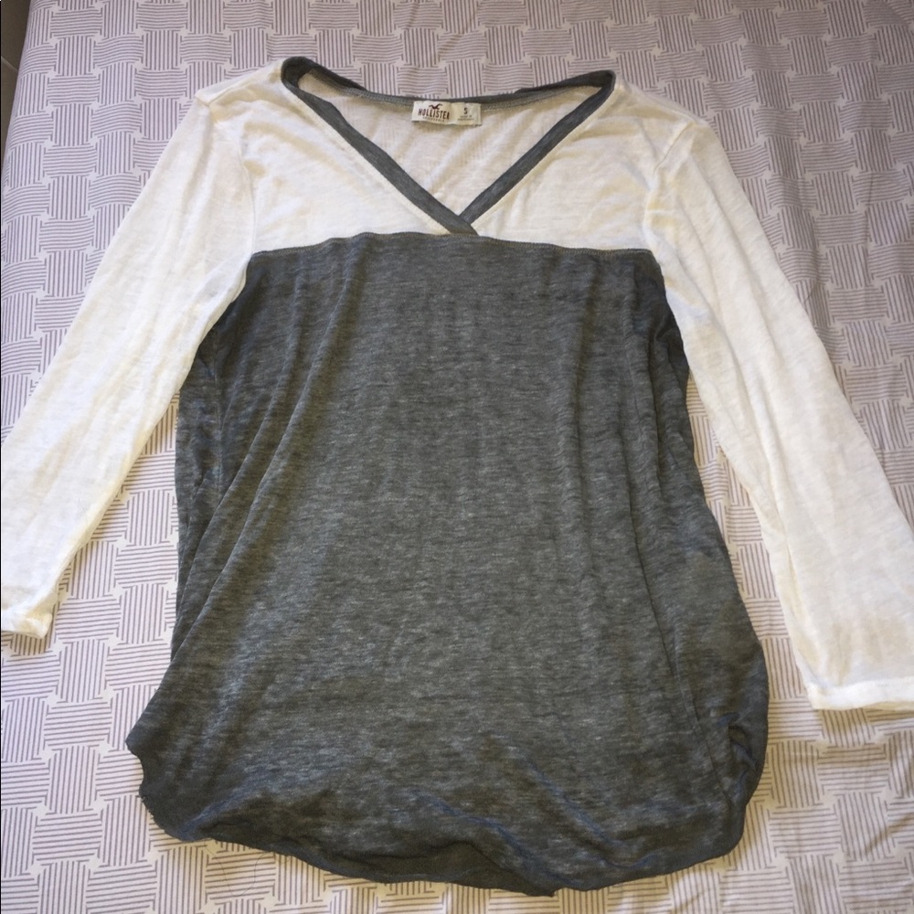 Jersey/Baseball Tee.    3/4 length sleeves.